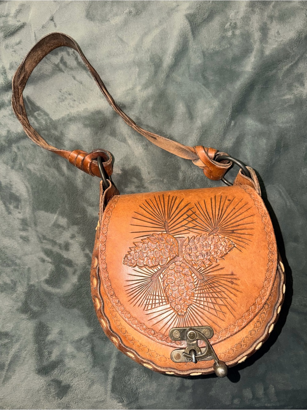 Vintage 70s Brown Leather Pinecone Crossbody Bag with Brass Clasp